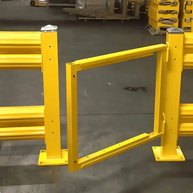 Rhino Rails RR-SG-3654A 34" - 52" Adjustable Pedestrian Swing Gate - Photo 2 - Photo Rhino Rails RR-SG-3654A 34" - 52" Adjustable Pedestrian Swing Gate - Photo 2
